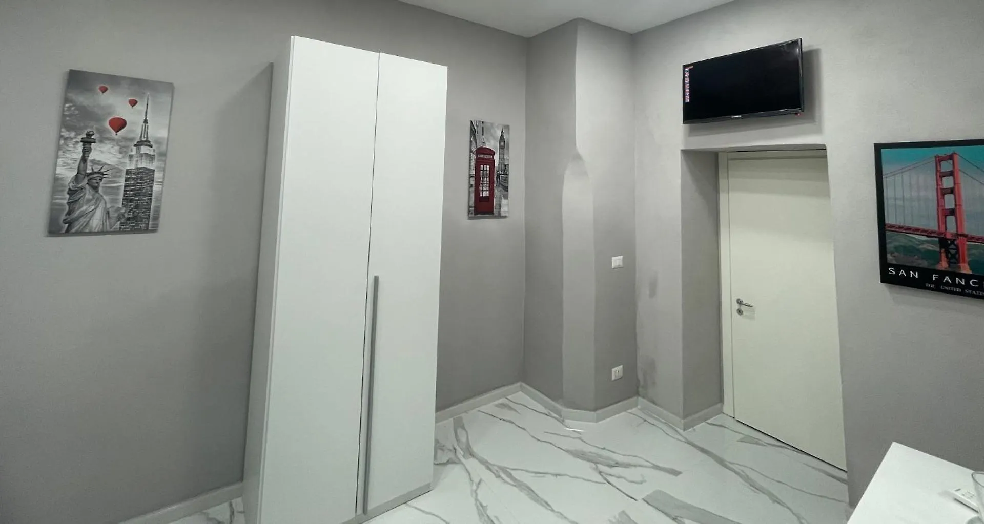 Apartment B&B Vittoria Naples Italy